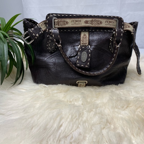 🔥HP🔥EUC FENDI VILLA SELLERIAN49-24-16894 LEATHER - Picture 2 of 8
